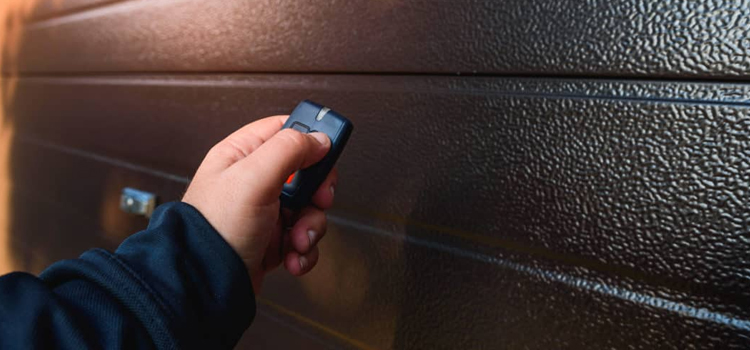 automatic door opener with remote control in Mecca